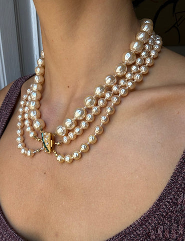 Asymmetrical Pearl Necklace