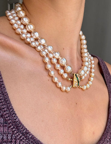 Asymmetrical Pearl Necklace