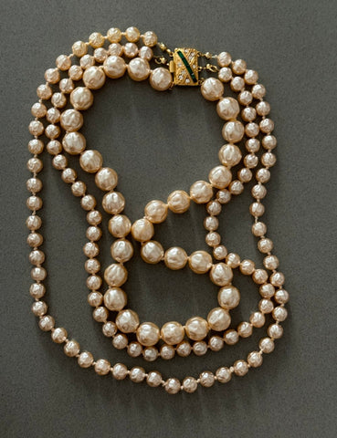 Asymmetrical Pearl Necklace