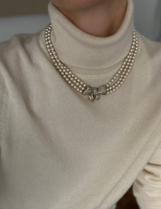 Pearls and Bow Necklace