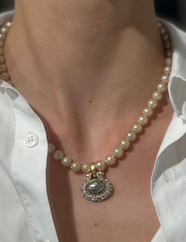 Perlenkette - Grauer Perlenanhänger