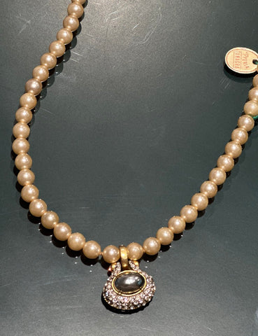 Perlenkette - Grauer Perlenanhänger