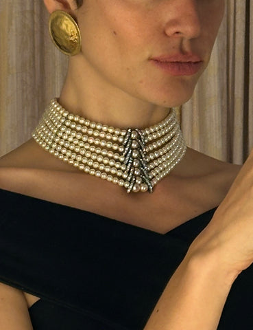 Halskette mit Perlen und Diamanten
