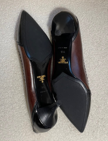 Two-tone court shoes